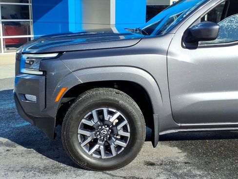 Used 2024 Nissan Frontier SL w/ Technology Package image 6