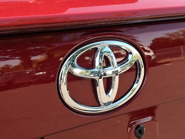 Used 2025 Toyota RAV4 XLE AWD/4WD image 30