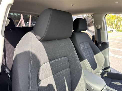 Used 2024 Honda HR-V LX image 46