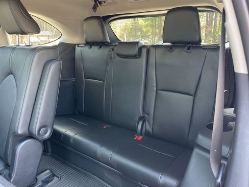 Used 2025 Toyota Highlander Platinum image 25
