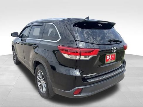 Used 2019 Toyota Highlander XLE AWD/4WD image 7