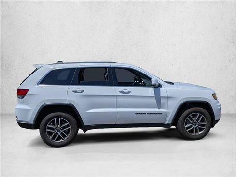 Used 2020 Jeep Grand Cherokee Laredo w/ Laredo X Package RWD image 4