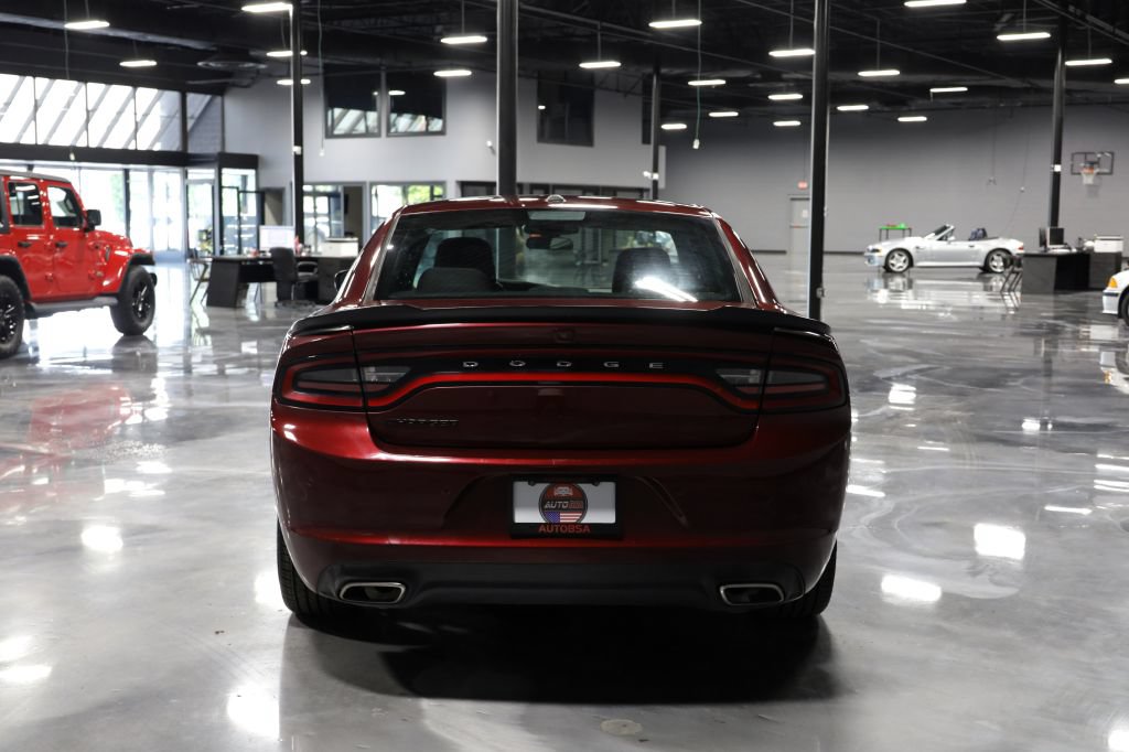 Used 2018 Dodge Charger SXT w/ Blacktop Package RWD image 6