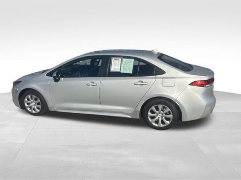 Used 2024 Toyota Corolla LE image 12