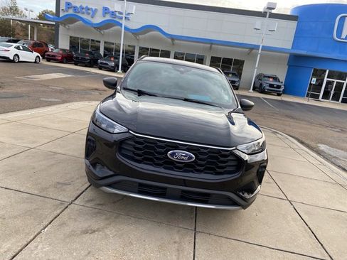 Used 2025 Ford Escape ST-Line image 3