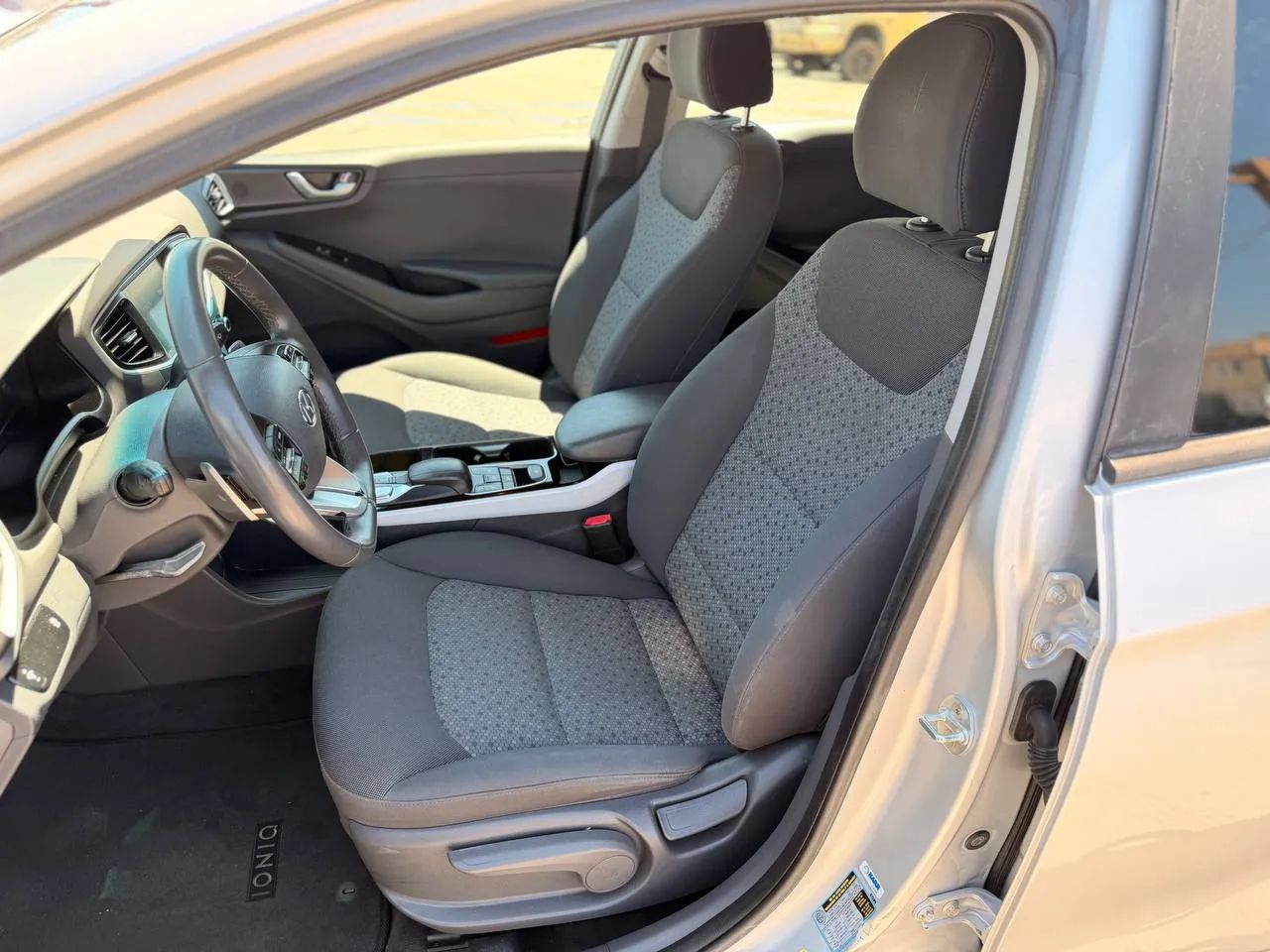 Used 2019 Hyundai Ioniq Electric FWD image 24