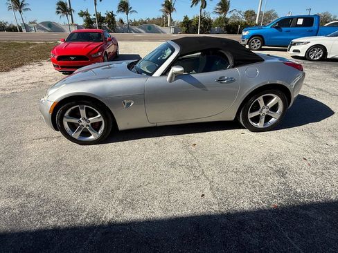 Used 2006 Pontiac Solstice Convertible w/ Premium Package image 5