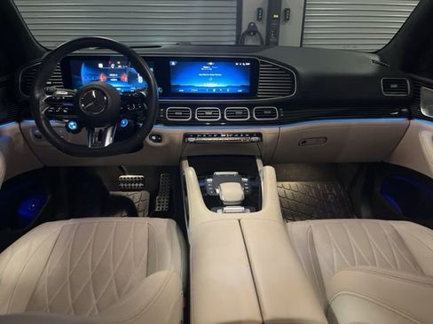 Used 2024 Mercedes-Benz GLS 63 AMG 4MATIC image 28