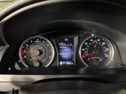 Used 2015 Toyota Camry XSE image 26