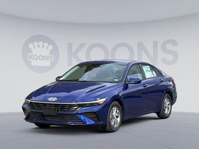 New 2025 Hyundai Elantra SE