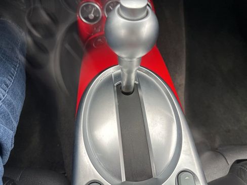 Used 2005 Chevrolet SSR w/ Preferred Equipment Group image 17