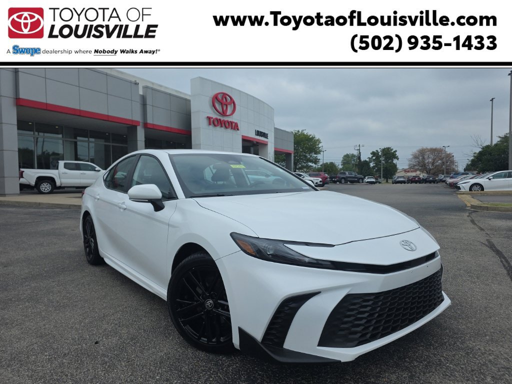 Certified 2025 Toyota Camry SE FWD image 1