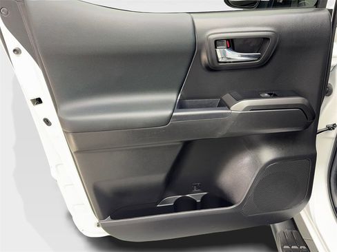 Used 2023 Toyota Tacoma 4x4 Double Cab image 38