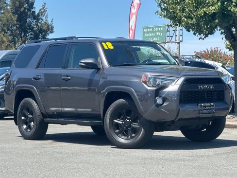 Used 2018 Toyota 4Runner SR5 Premium AWD/4WD image 2