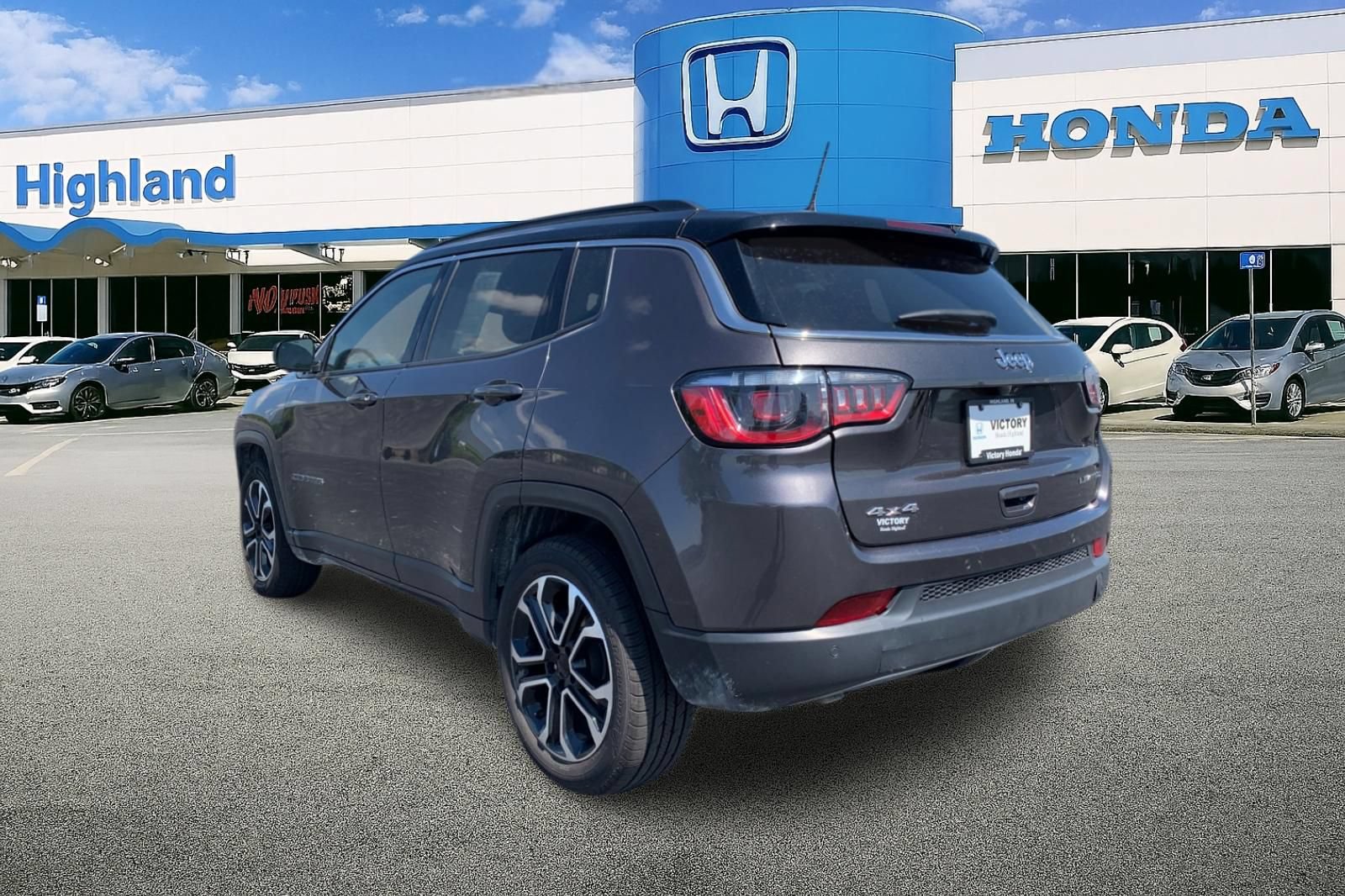 Used 2024 Jeep Compass Limited AWD/4WD image 3