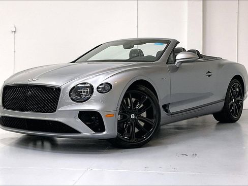Used 2024 Bentley Continental GT image 3