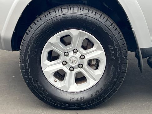 Certified 2018 Toyota 4Runner SR5 Premium AWD/4WD image 26