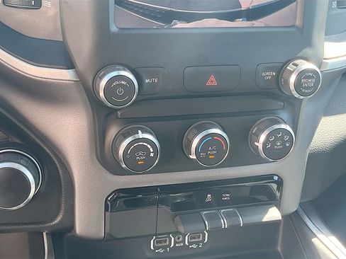 Used 2022 RAM 1500 Big Horn AWD/4WD image 15