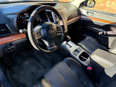 Used 2013 Subaru Outback 3.6R Limited w/ Moonroof Pkg AWD/4WD image 14