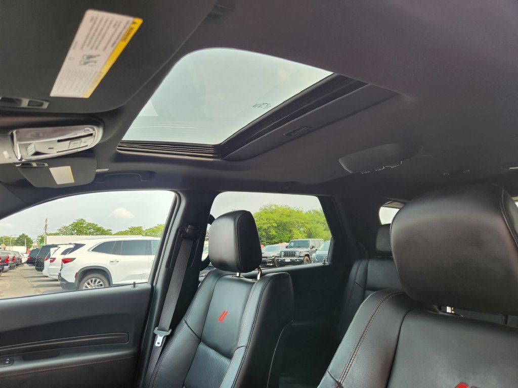 Used 2025 Dodge Durango R/T AWD/4WD image 30