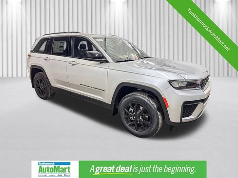 New 2026 Jeep Grand Cherokee Altitude AWD/4WD image 1