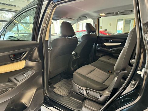 Used 2022 Subaru Ascent 8-Passenger AWD/4WD image 18