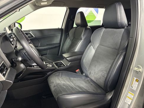 Used 2022 Mitsubishi Outlander SE image 27