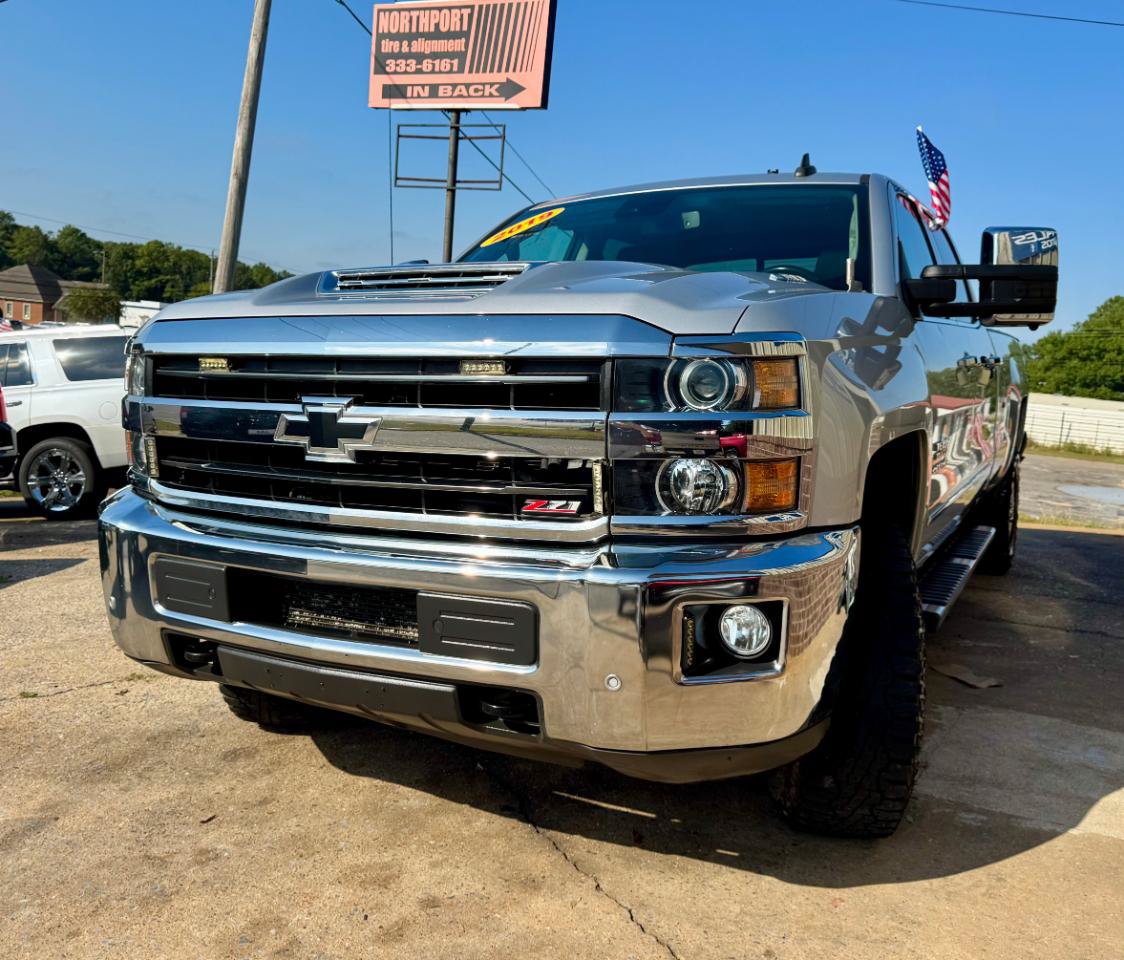 Used 2019 Chevrolet Silverado 3500 LTZ w/ Duramax Plus Package AWD/4WD image 5