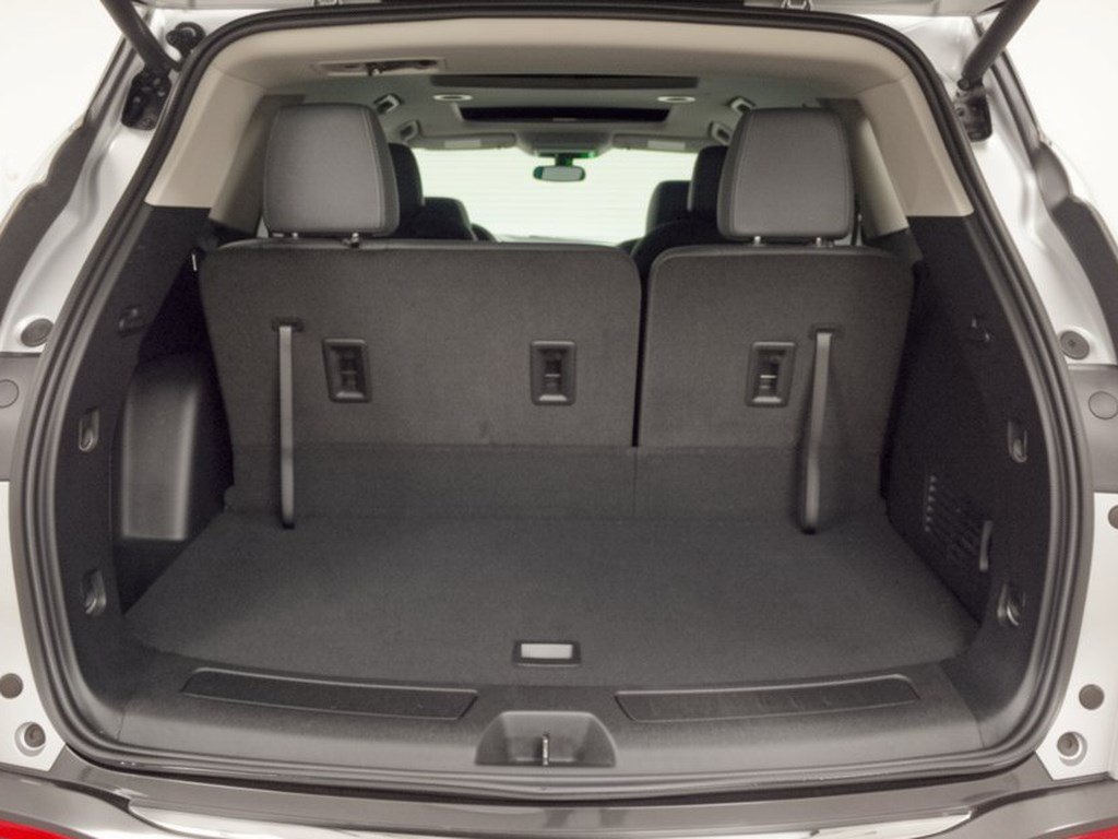 Used 2020 Buick Enclave Essence w/ LPO, Touring Package FWD image 28
