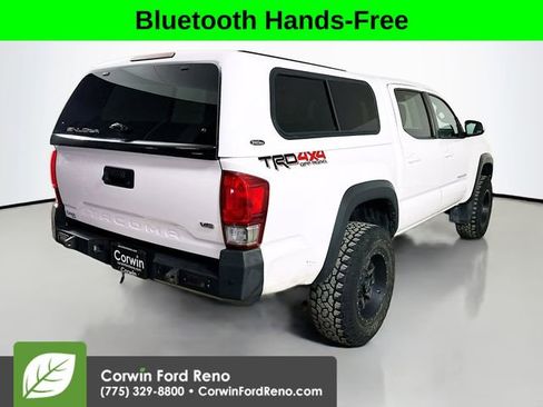 Used 2017 Toyota Tacoma TRD Off-Road AWD/4WD image 7