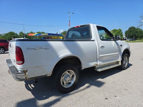 Used 2000 Ford F150 XLT AWD/4WD image 4