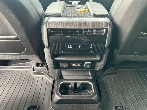 Used 2022 Jeep Wagoneer Series II w/ Flexible Seating Group AWD/4WD image 26