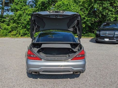 Used 2011 Mercedes-Benz SL 550 image 8