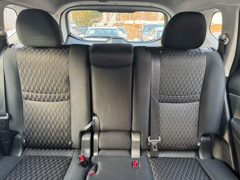 Used 2018 Nissan Rogue S image 21