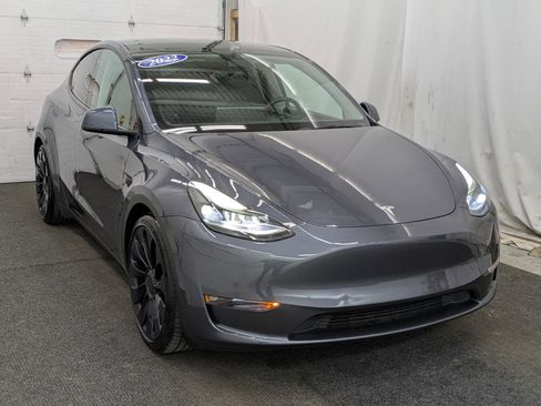 Used 2022 Tesla Model Y Performance image 16