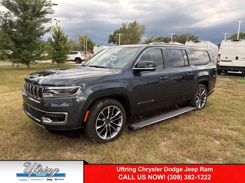 Used 2025 Jeep Wagoneer L Series III w/ Premium Group I AWD/4WD image 1