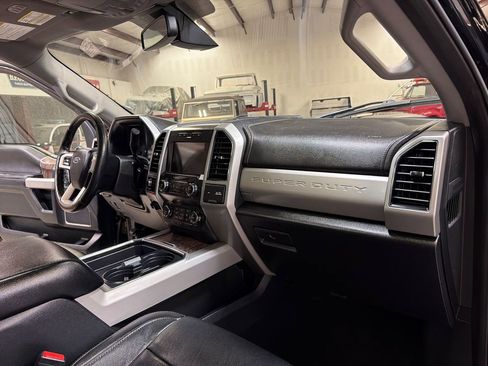 Used 2019 Ford F250 Lariat w/ Lariat Ultimate Package AWD/4WD image 39