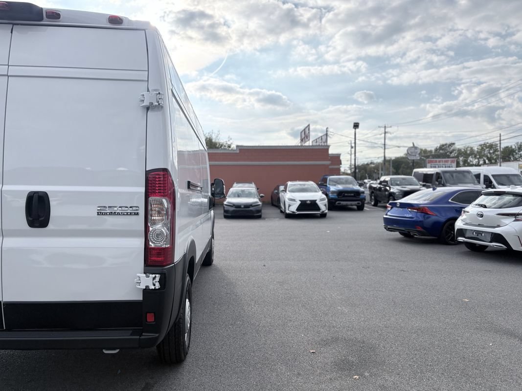 Used 2026 RAM ProMaster 2500 w/ Convenience Group FWD image 14