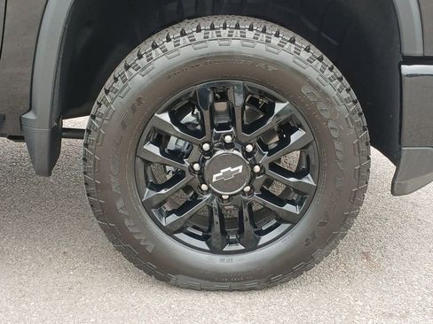 New 2025 Chevrolet Silverado 2500 Custom w/ Custom Value Package image 34