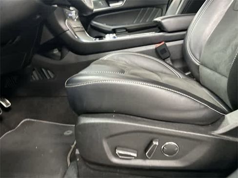 Used 2019 Ford Edge ST w/ Convenience Package image 27