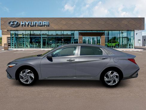 New 2026 Hyundai Elantra Limited image 3