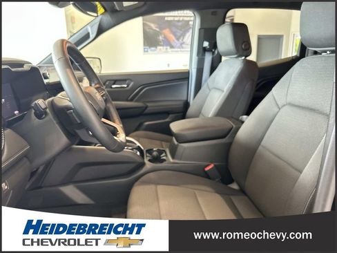 Certified 2024 Chevrolet Colorado LT w/ LT Convenience Package II AWD/4WD image 13