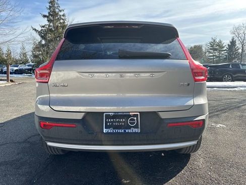 Certified 2025 Volvo XC40 B5 Core image 7