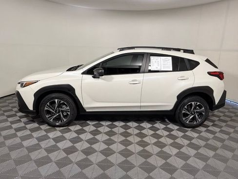Used 2024 Subaru Crosstrek 2.0i Premium AWD/4WD image 3