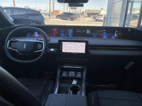 New 2025 Lincoln Nautilus Reserve w/ Jet Appearance Package image 12