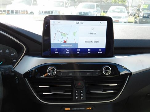 Used 2020 Ford Escape SE image 12