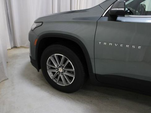 Used 2023 Chevrolet Traverse LT image 35