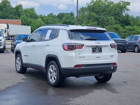 Used 2024 Jeep Compass Latitude AWD/4WD image 3