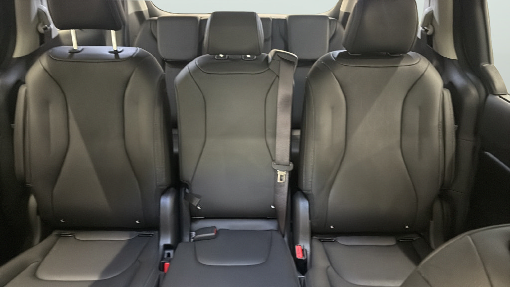 Certified 2026 Kia Carnival SX w/ SX Dark Edition Package FWD image 20