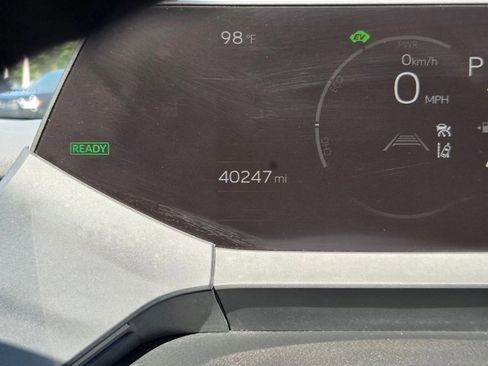 Used 2024 Toyota Prius LE image 11